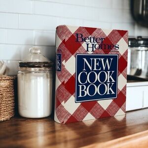 Vintage 90’s Better Homes & Gardens New Cook Book Ring Bound Edition
